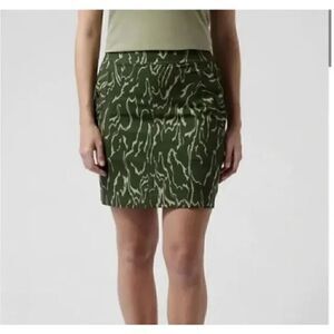 Athleta Vienna Cargo Skort Voyage Eucalyptus Olive Green Women's Size 8